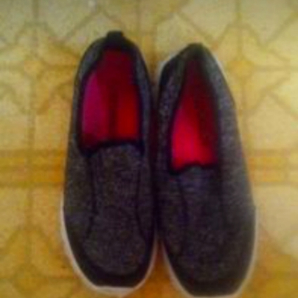 Memory foam slip on shoes